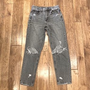 American Eagle High Rise Mom Jeans Black Faded Distressed Baggy Straight Size 2